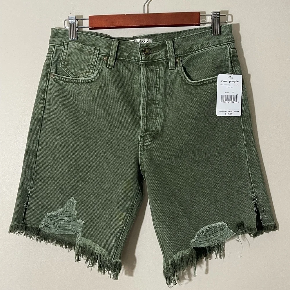 We the Free Free People Sequoia Distressed High Rise Shorts in Forest Sz. 25